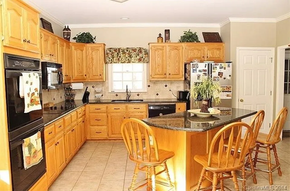 York, SC Kitchen Cabinet Painting by Fox Brothers Painting - Photo 2