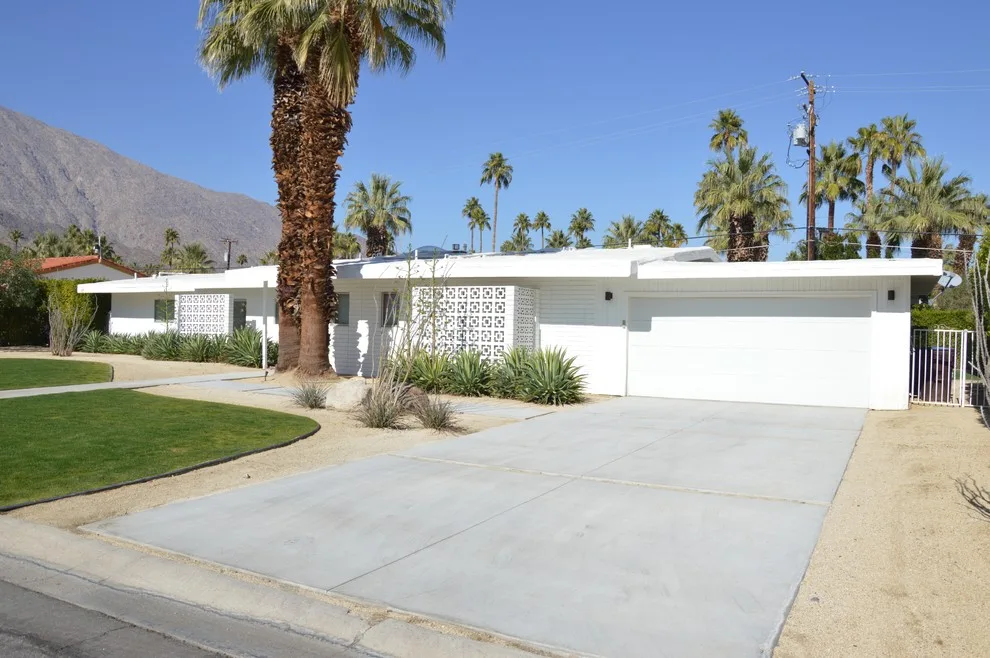 Retro Mid Century Modern Décor by Karoll Julian Inc. - Photo 3
