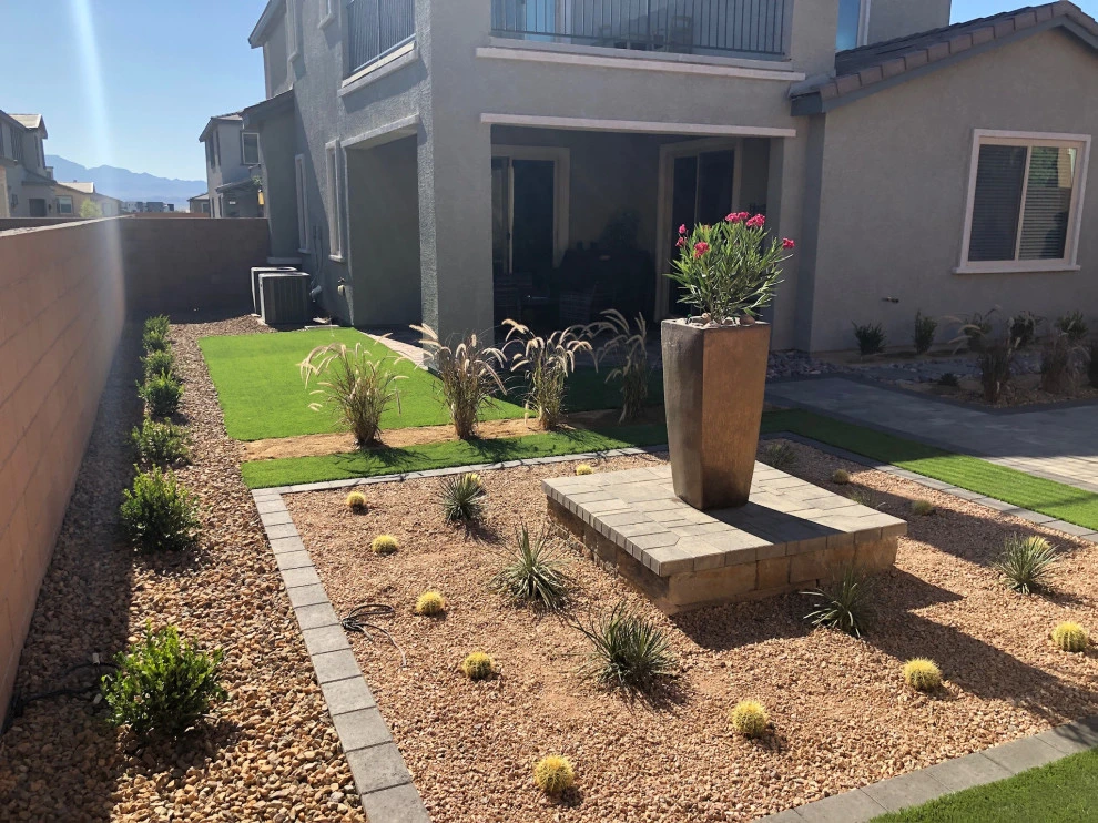 Modern Desert Landscape by Green Guru Landscaping - Photo 7