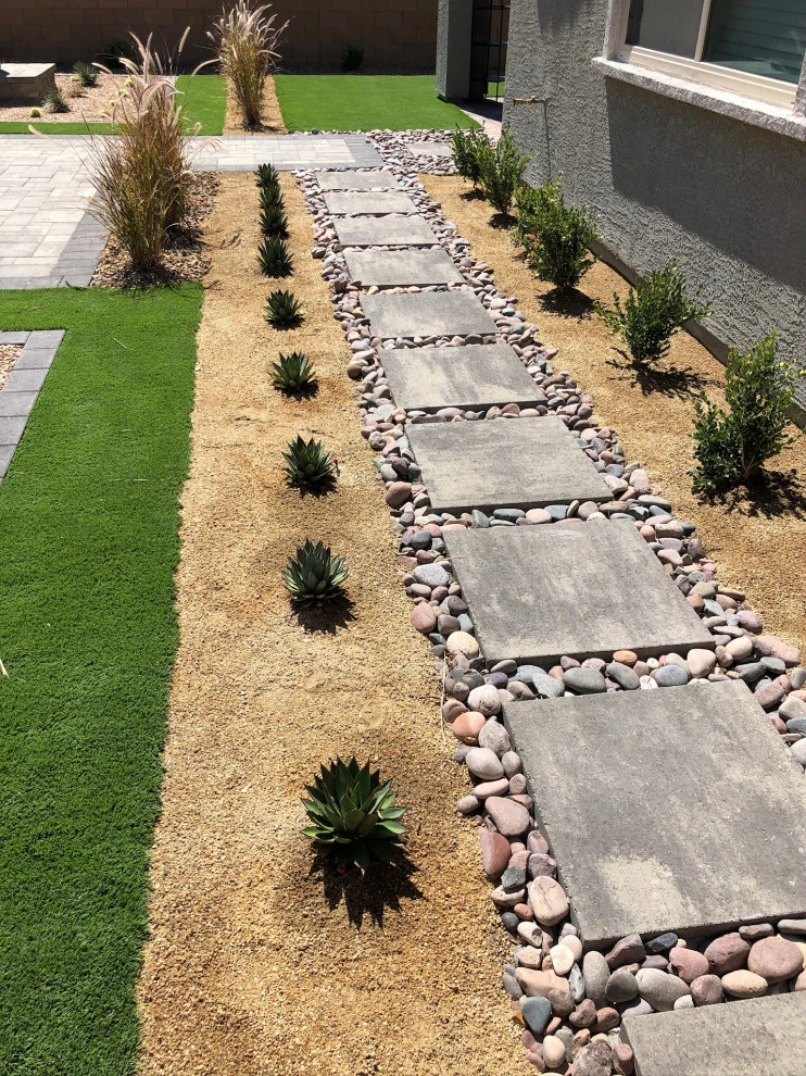 Modern Desert Landscape by Green Guru Landscaping - Photo 8