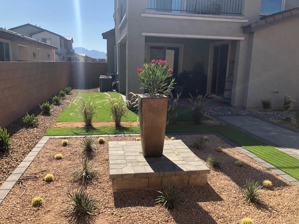 Modern Desert Landscape by Green Guru Landscaping - Photo 6