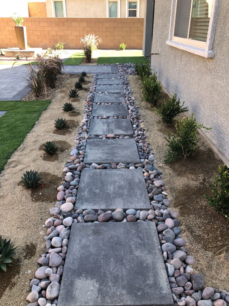 Modern Desert Landscape by Green Guru Landscaping - Photo 12