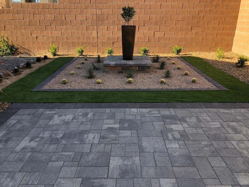 Modern Desert Landscape by Green Guru Landscaping - Photo 5
