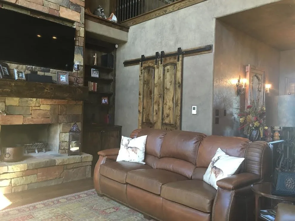 Jacksboro, TX Rustic Ranch Home by Classic Wall Design - Photo 4