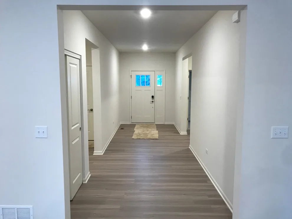 Ample Contemporary Lifestyle by R&J Painting LLC - Photo 6