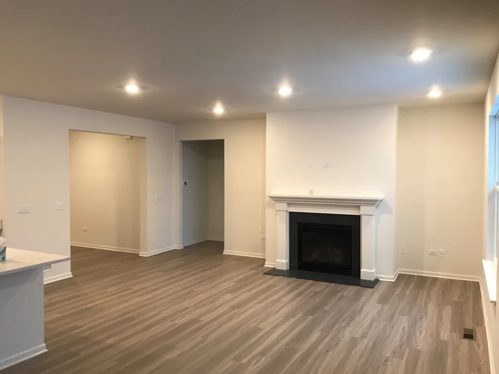 Ample Contemporary Lifestyle by R&J Painting LLC - Photo 5