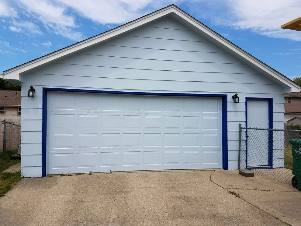 External Garage by Fresh Coat Painters Of Des Moines - Photo 3