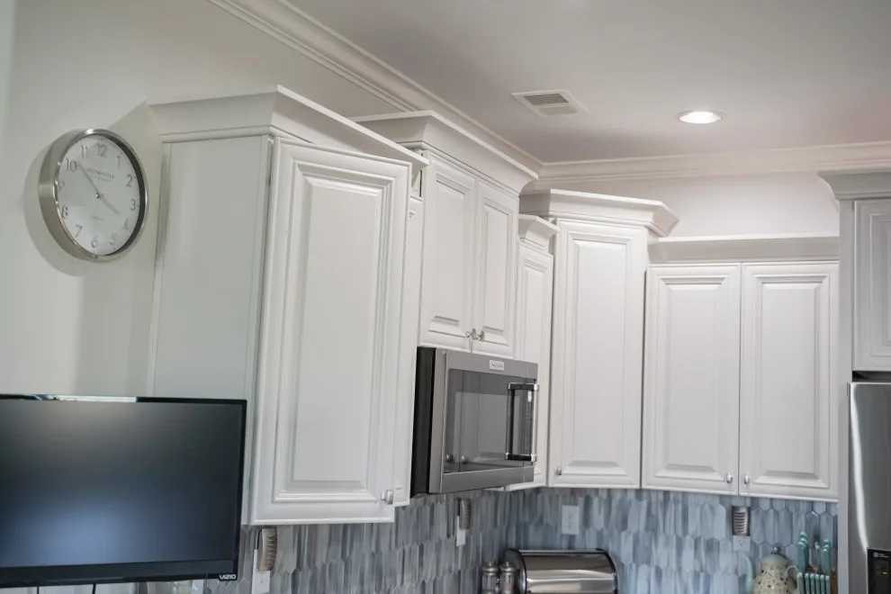 Dual Hue Cabinet Restoration by Precise Painting - Photo 6