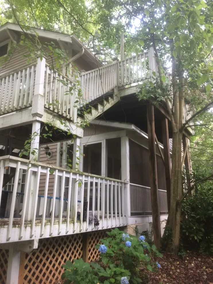 Dual-Tone Porch Artistry by Triangle Precision Painting - Photo 2