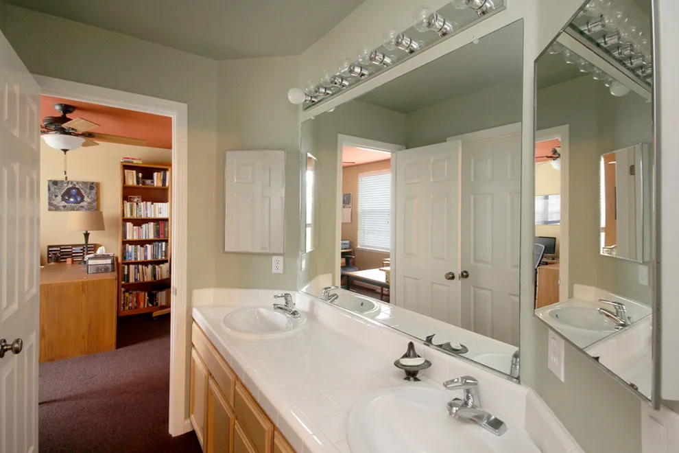 Meder Street Ten-Hued Interior by Transformational Color - Photo 3