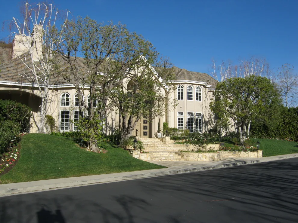 Woodland Hills Outdoor 1 by CertaPro Painters Of Sherman Oaks - Photo 3