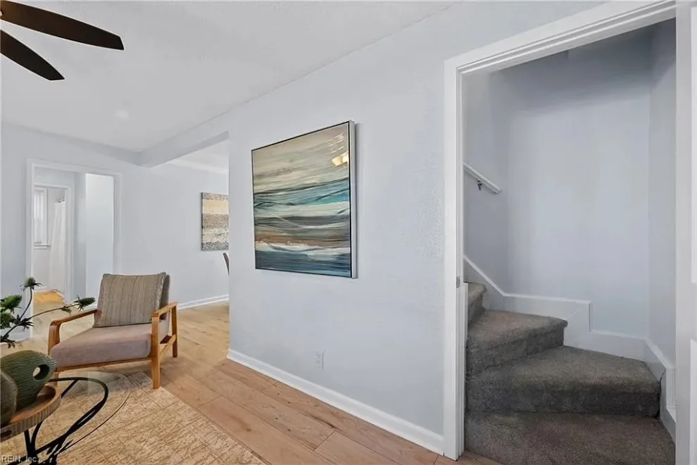 Hart Painting - Photo 3