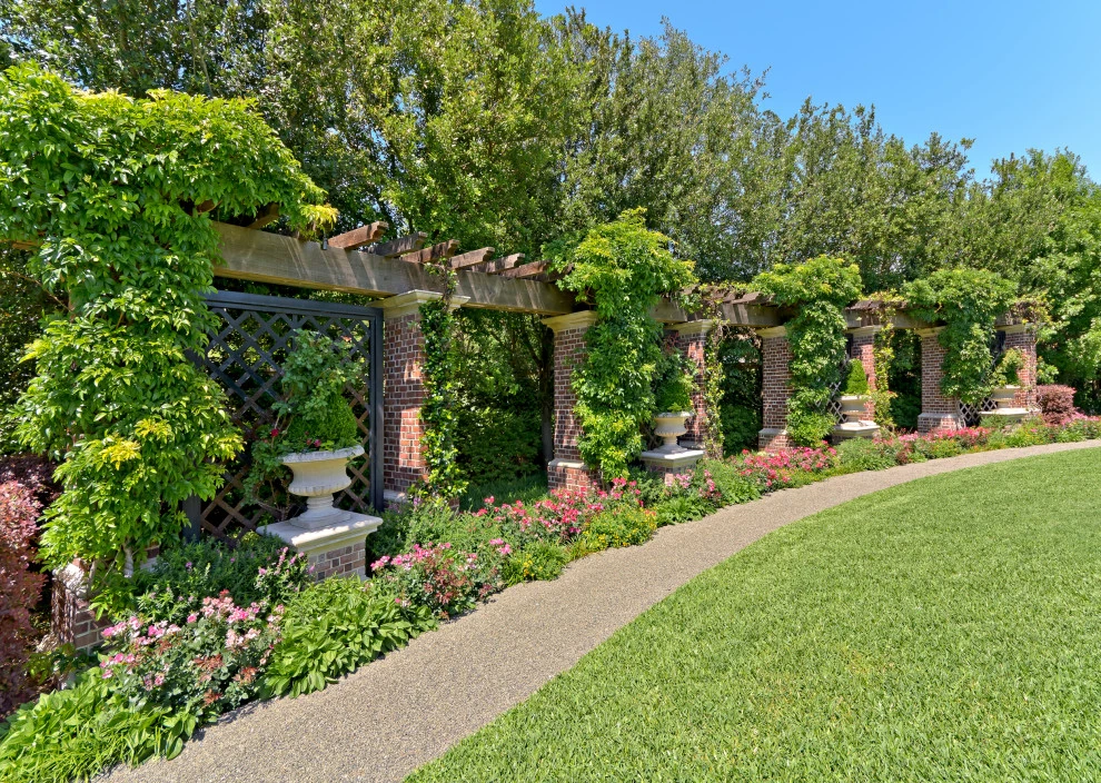 Deloache by Harold Leidner Landscape Architects - Photo 2