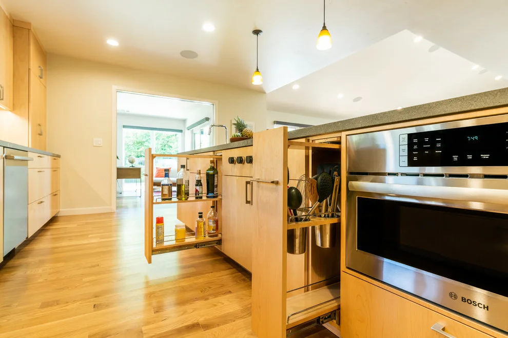 Reed Drive Complete Home Renovation by MAK Design + Build Inc. - Photo 12