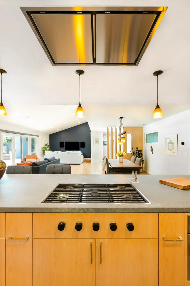 Reed Drive Complete Home Renovation by MAK Design + Build Inc. - Photo 11
