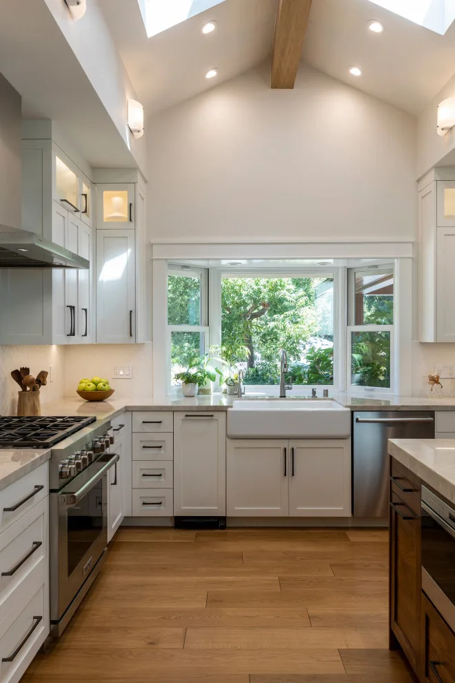 Illuminating Transformation: Classic Style Renovation by MAK Design + Build Inc. - Photo 7