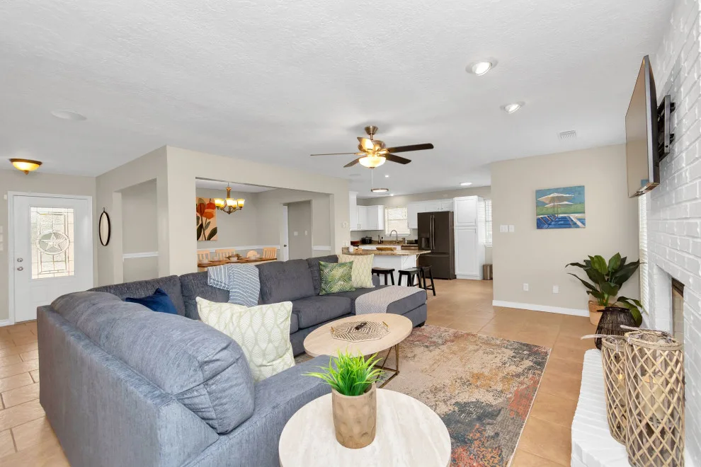 Conroe Lake Vacation Rental by Leisure Blvd - Photo 2