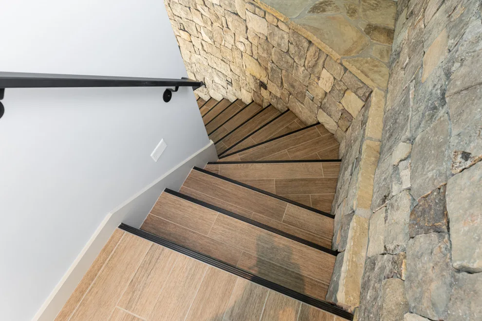 Contemporary Laurel Ledge by Living Stone Design + Build - Photo 11