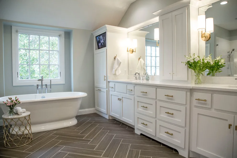 Leawood Primary Bathroom by Stumpff HomeWorks, LLC - Photo 12