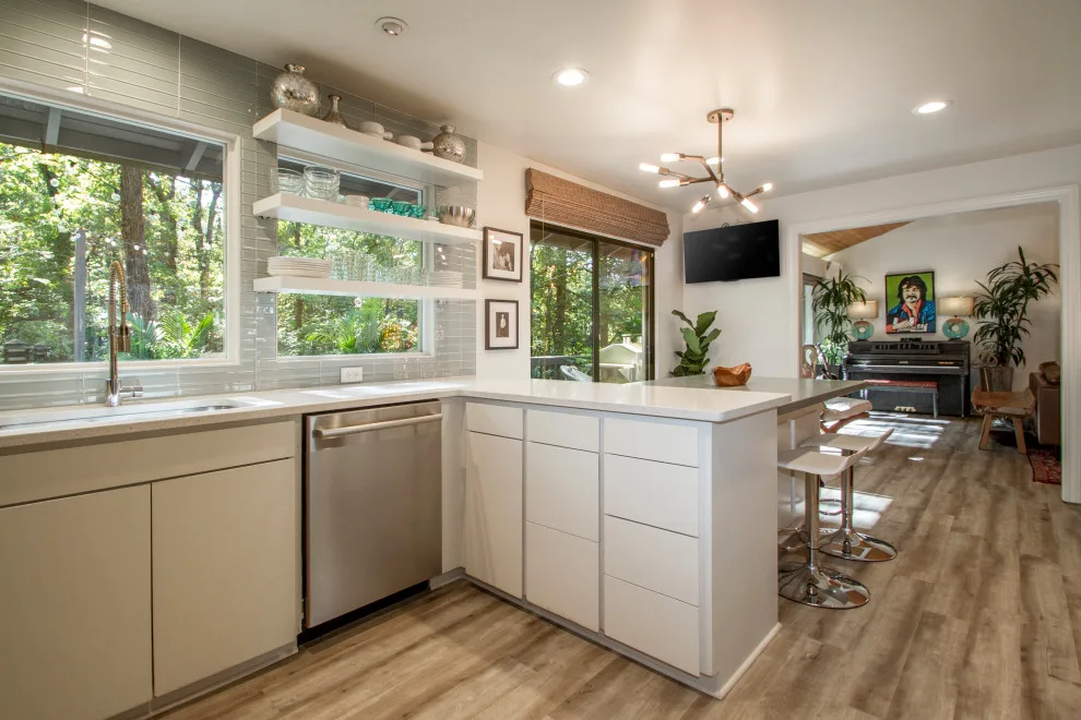 Leawood Canopy Retreat by Dwellings, Inc. - Photo 4