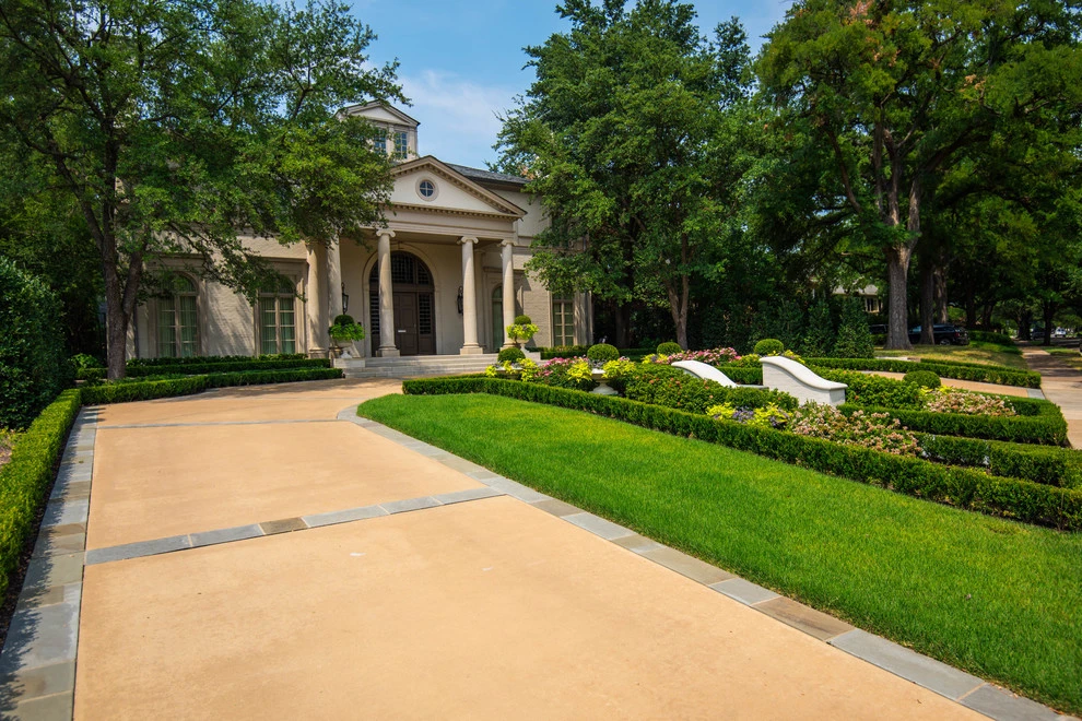 Highland Park Pool Garden by Harold Leidner Landscape Architects - Photo 10