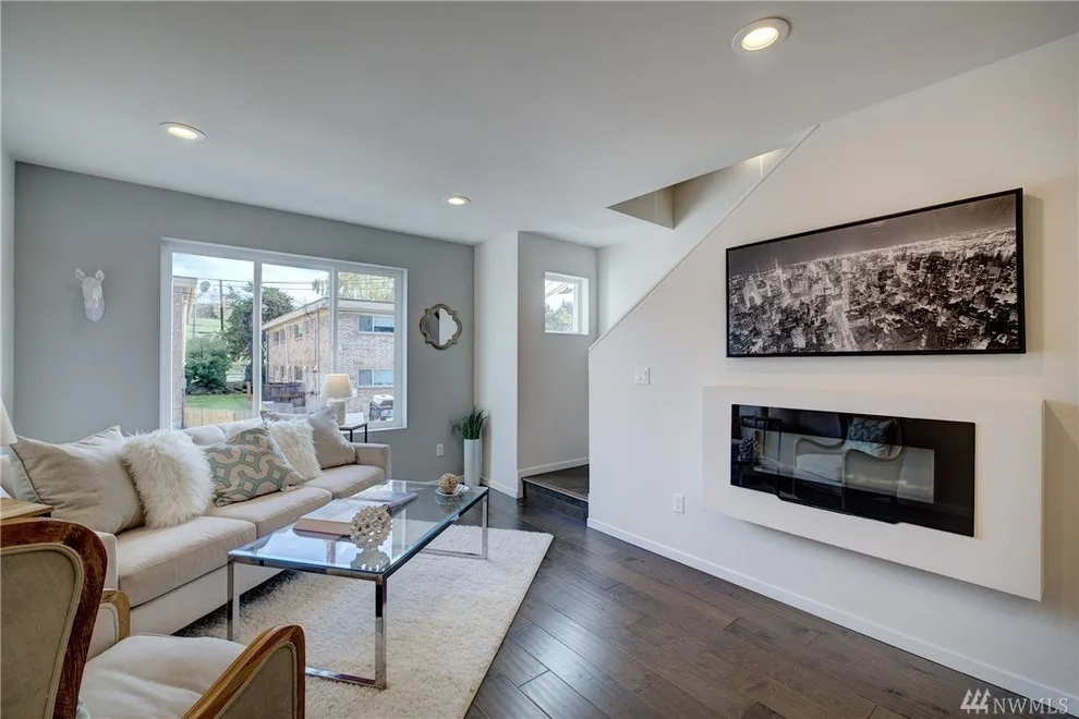 Lounge Area by United Signature Tacoma - Photo 14