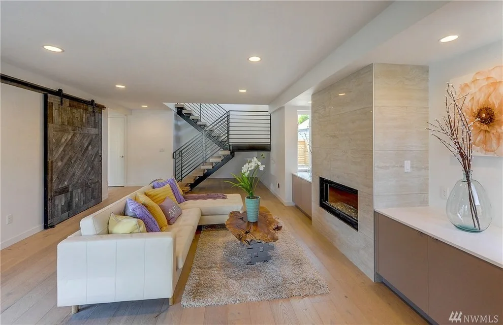 Lounge Area by United Signature Tacoma - Photo 11