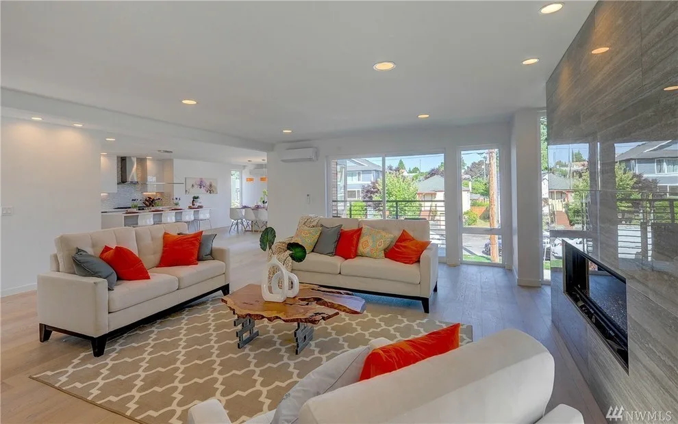 Lounge Area by United Signature Tacoma - Photo 2