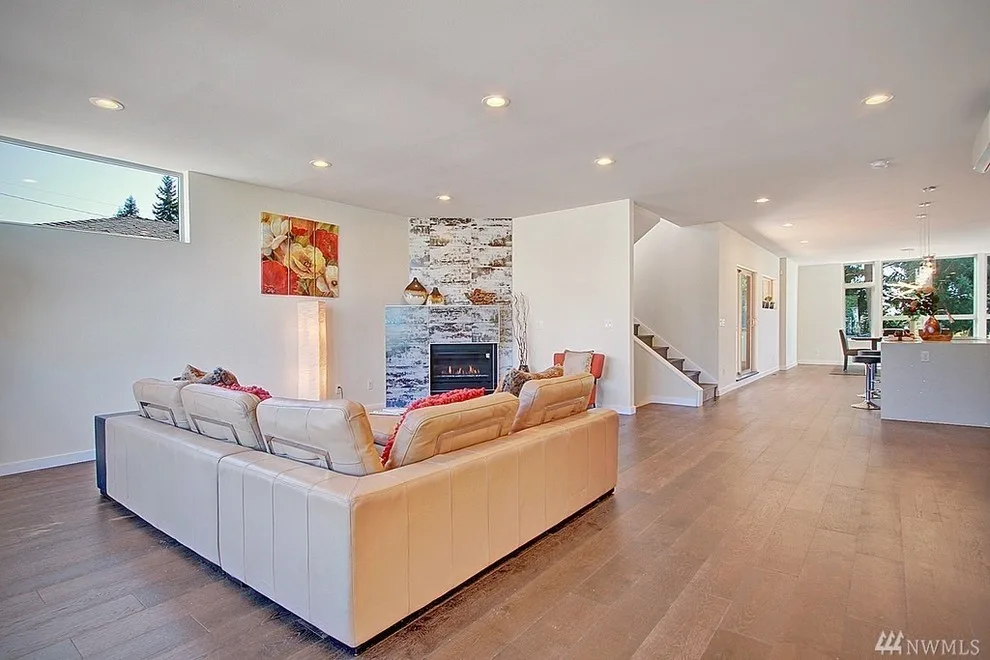 Lounge Area by United Signature Tacoma - Photo 9