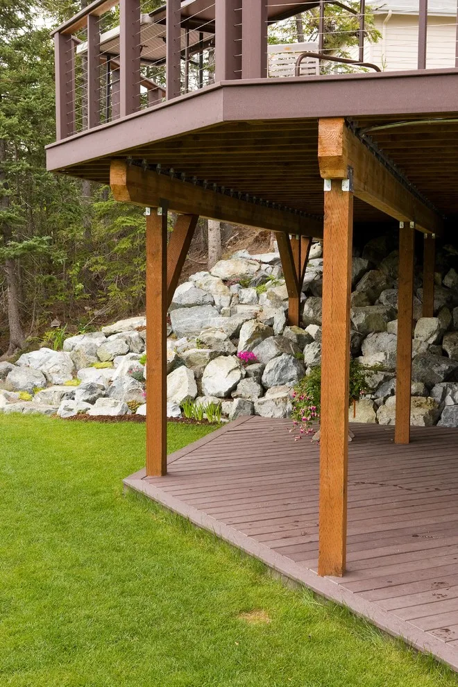 Elevated Modern Deck / Upscale Designs by Treeline Construction - Photo 4