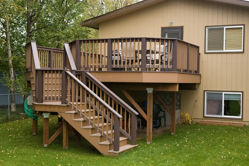 Elevated Modern Deck / Upscale Designs by Treeline Construction - Photo 3