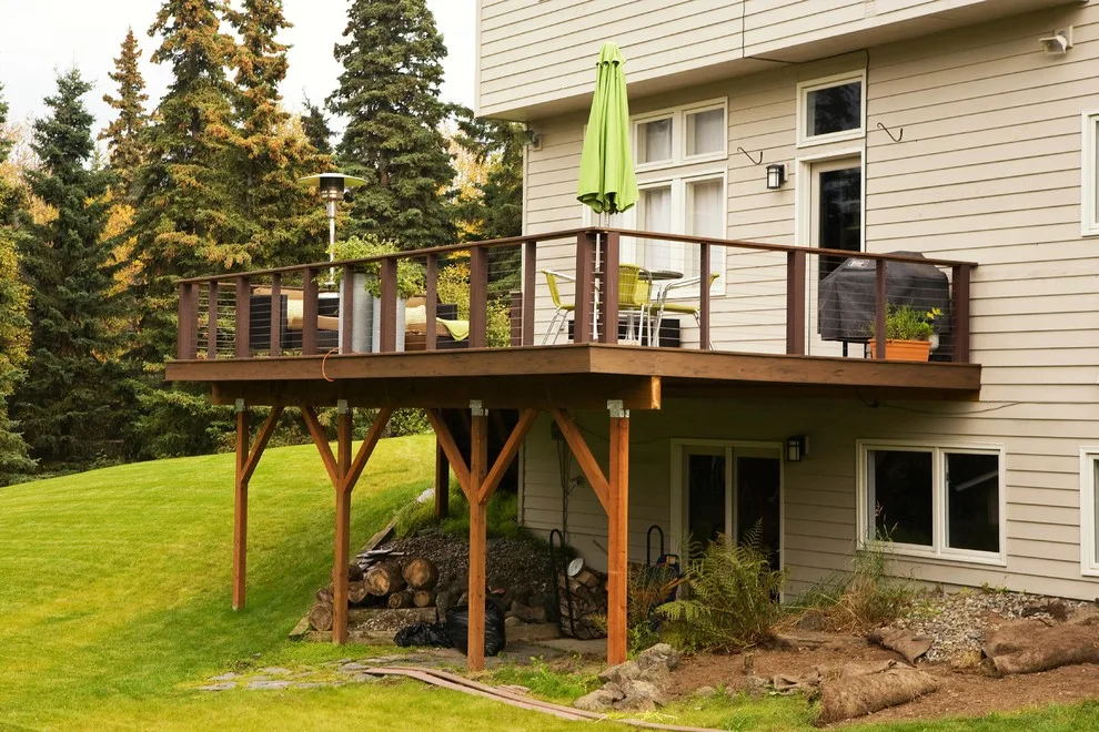 Elevated Modern Deck / Upscale Designs by Treeline Construction - Photo 2