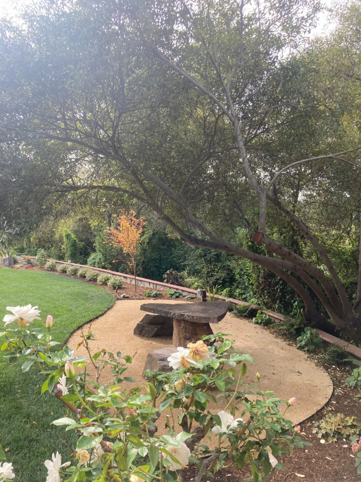 Elegant backyard entertainment space by Jennifer Bromme Landscape Design - Photo 2