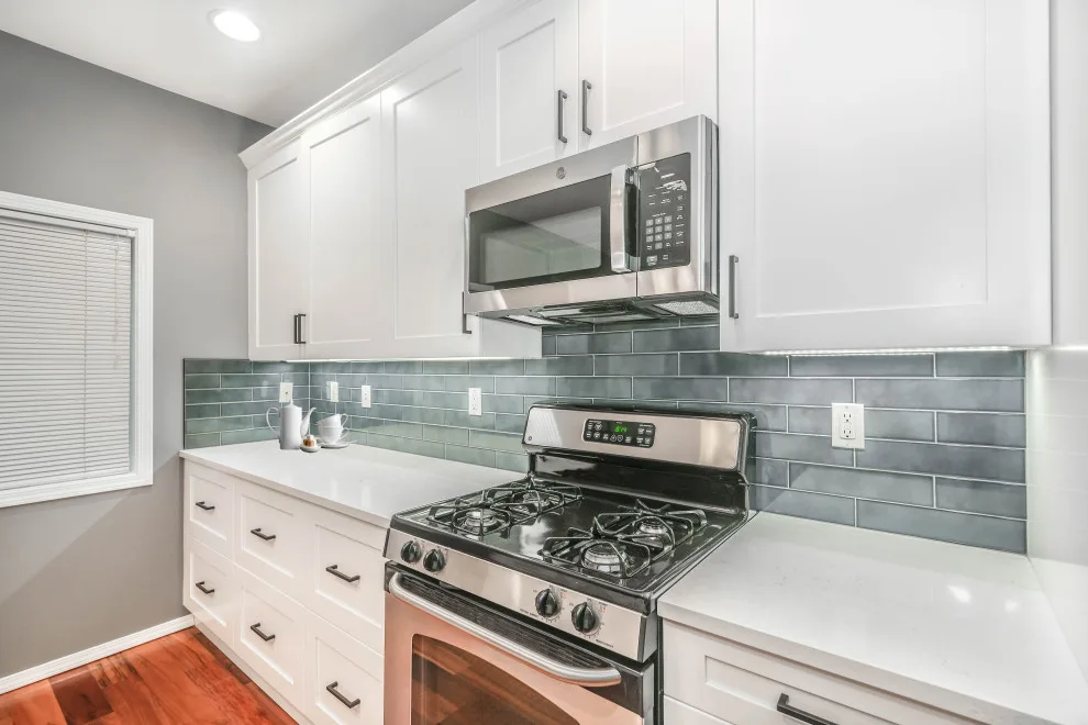 Impressive Easy-Clean Kitchen and Bathroom in Bothell by United Signature - Photo 5