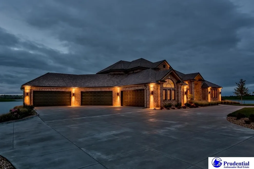 Arjay Builders Inc. - Photo 9