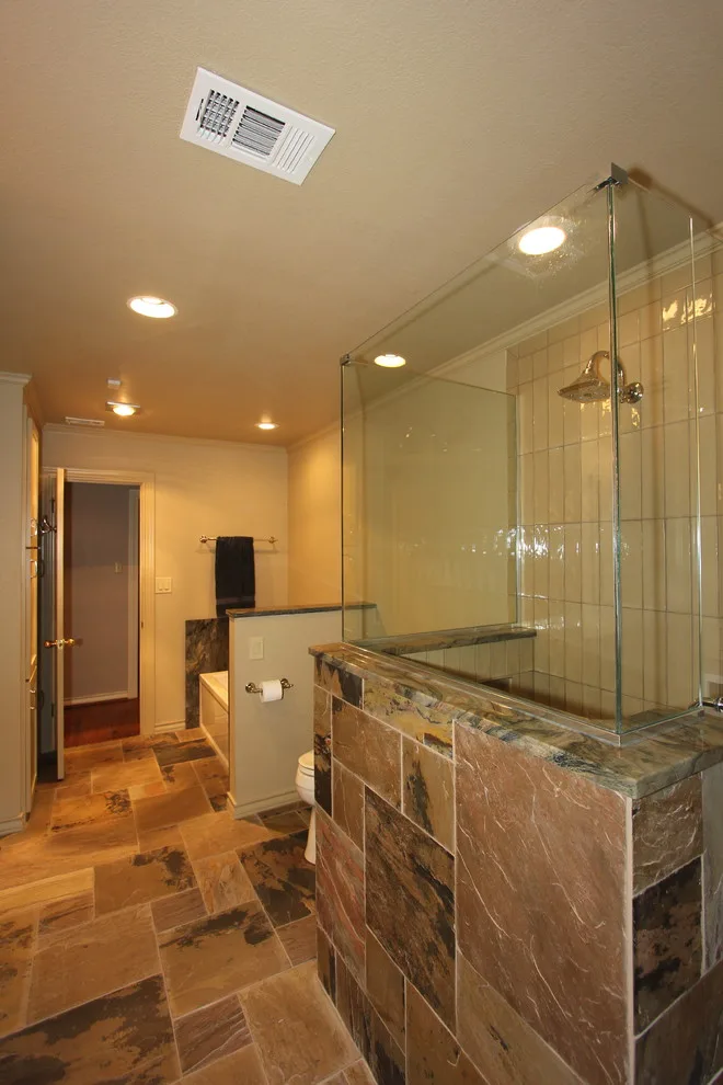 Upscale Guest Bathrooms in Amarillo by Bobby Sanders -- Sanders Design Build - Photo 5