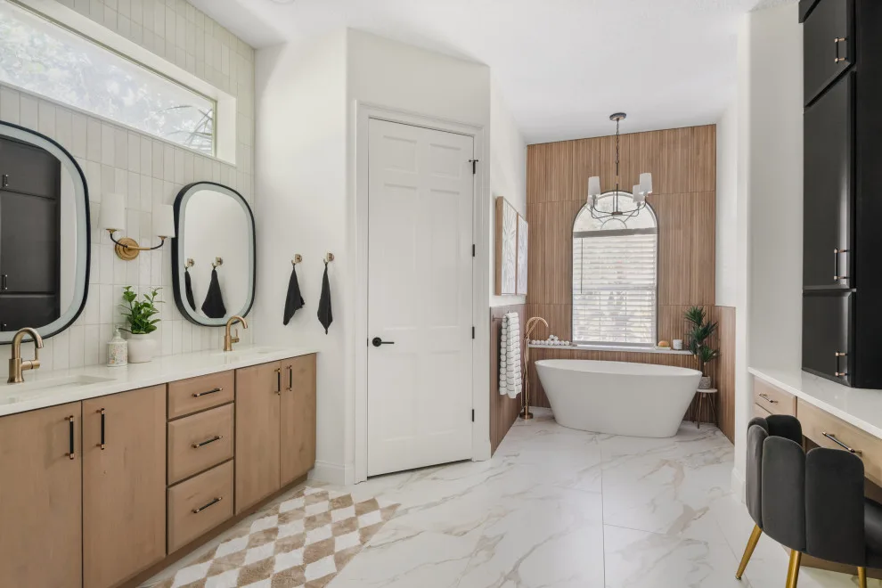 Contemporary Luxury Primary Bathroom by Sarah Kraus Bartelson - S&W Kitchens - Photo 10