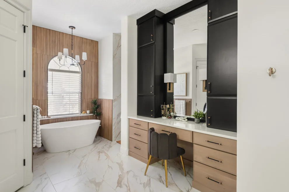 Contemporary Luxury Primary Bathroom by Sarah Kraus Bartelson - S&W Kitchens - Photo 13