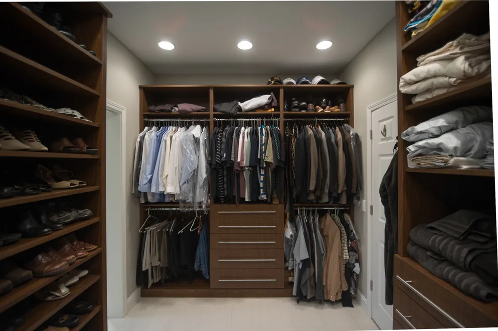 LZ Executive Suite by Labra Design Build - Photo 8