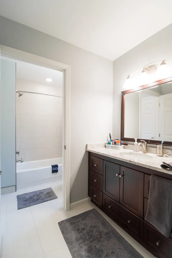 LZ Executive Suite by Labra Design Build - Photo 14