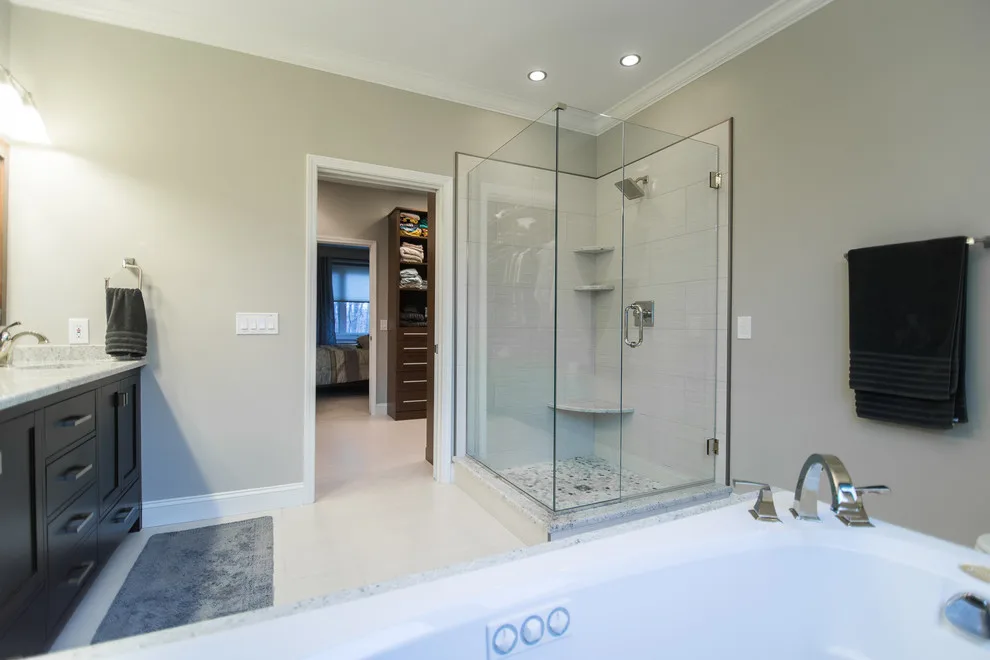 LZ Executive Suite by Labra Design Build - Photo 2