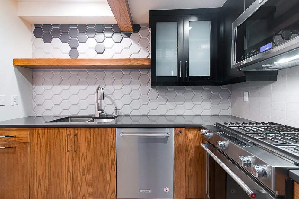 Modern Magle Kitchen by Freestone LLC Design-build - Photo 6