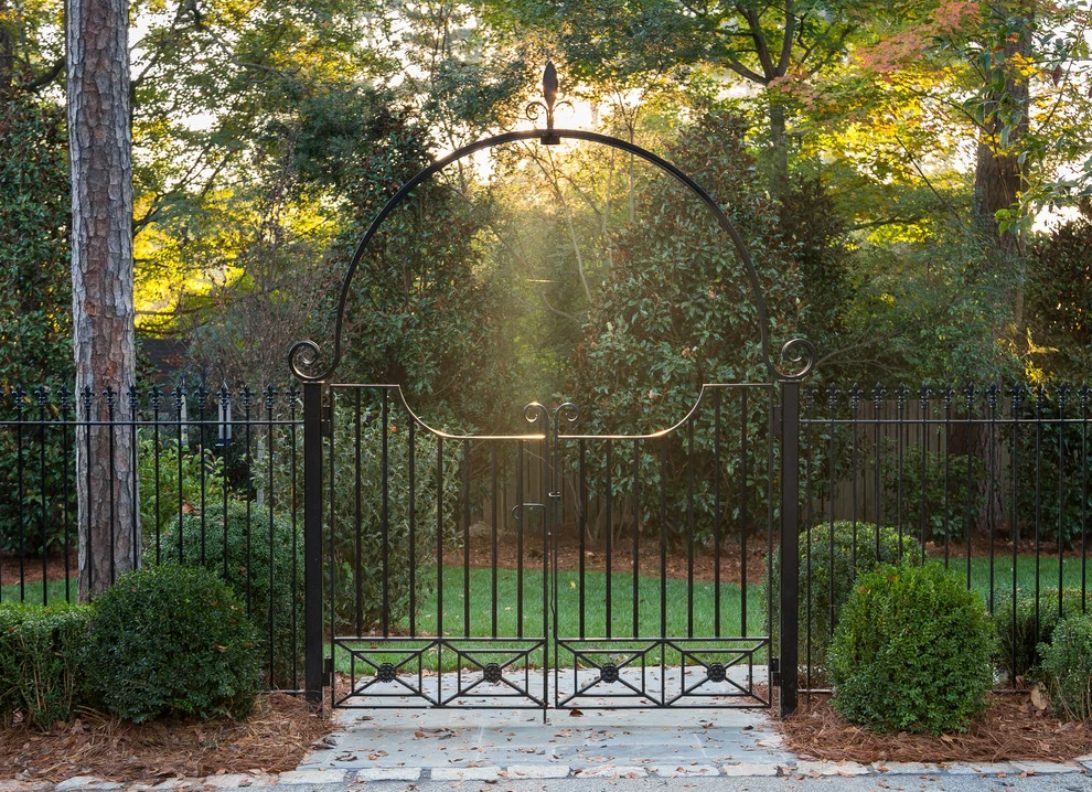 Brookhaven Home by Joe A. Gayle & Associates - Photo 2