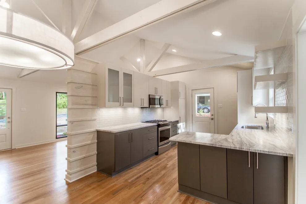 Mid-Century Bungalow by Dwellings, Inc. - Photo 5
