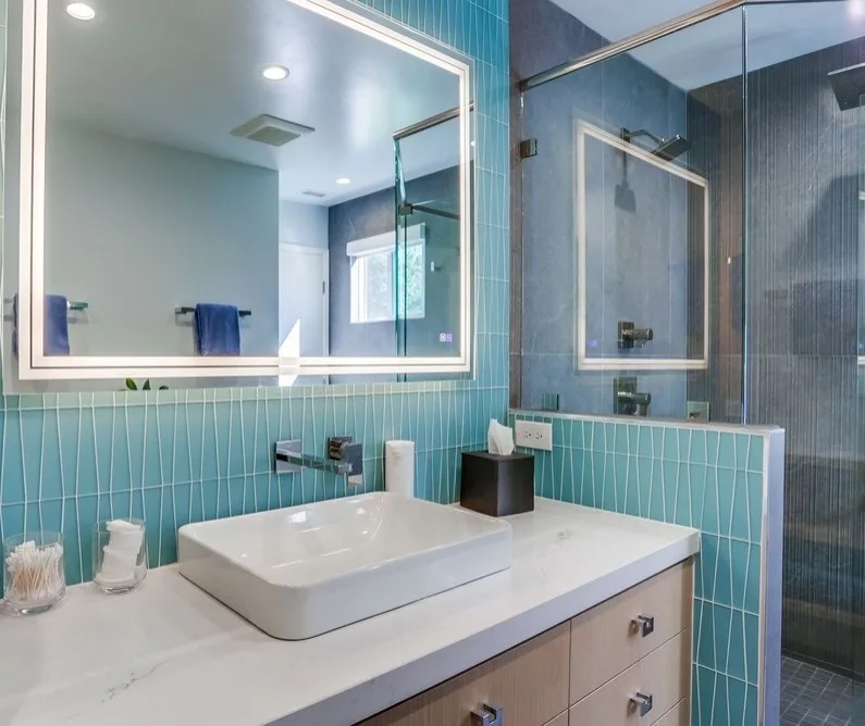 Mira Mesa Primary Bathroom and Fireplace by DM Hultenius Corporation - Photo 8