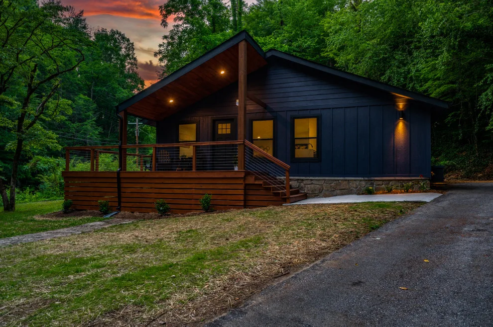 Contemporary Expansion and Renovation in Sevierville by Buildersmith Inc. - Photo 12