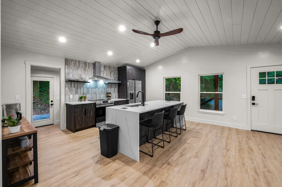 Contemporary Expansion and Renovation in Sevierville by Buildersmith Inc. - Photo 6