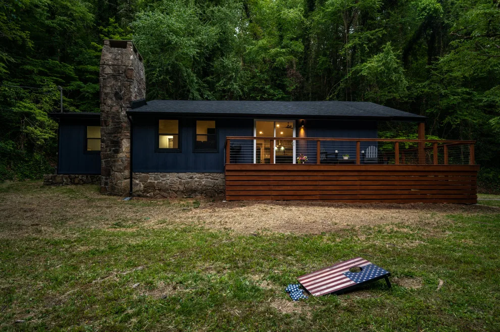Contemporary Expansion and Renovation in Sevierville by Buildersmith Inc. - Photo 9