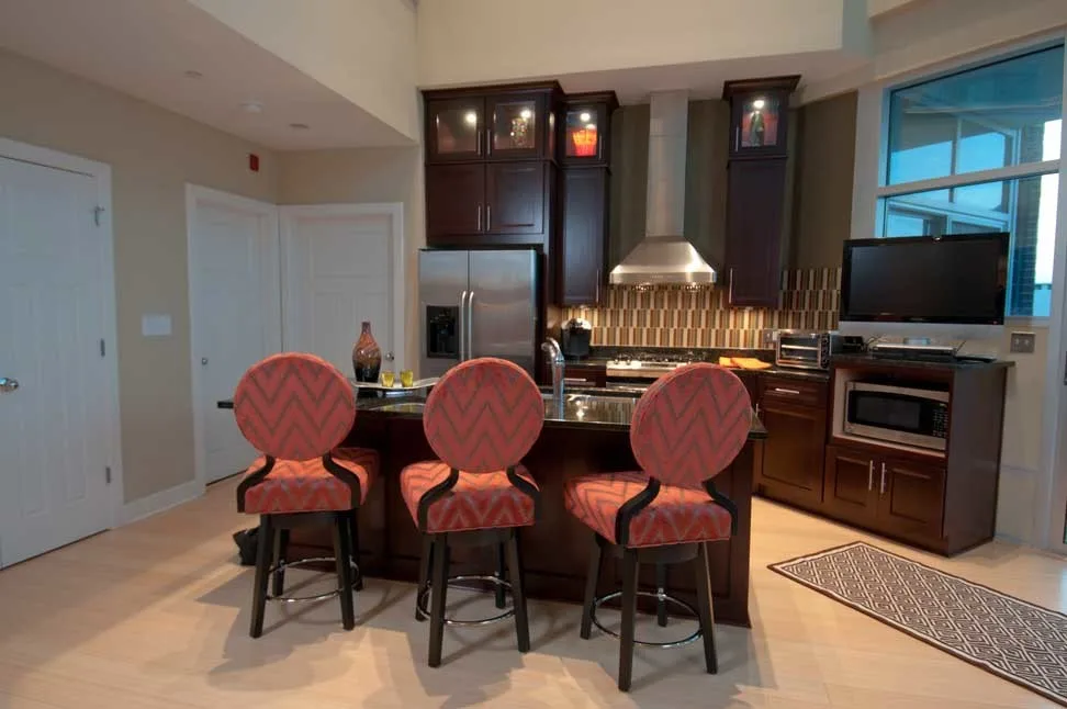 Contemporary Flat by The Lee W. Robinson Company - Photo 3