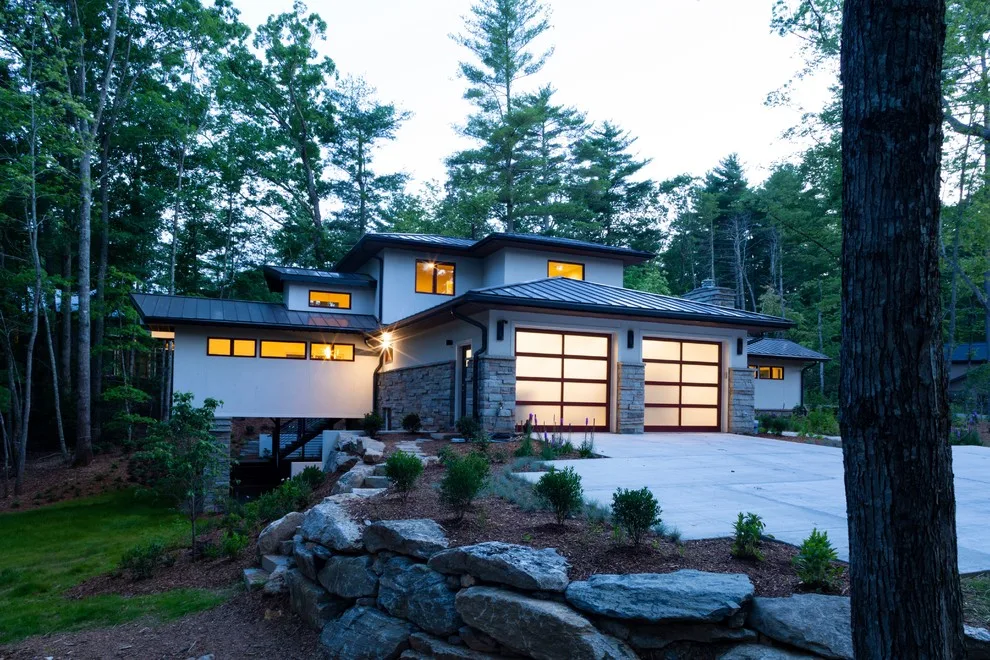 Contemporary Atrium Central Residence by WSM Craft - Photo 3